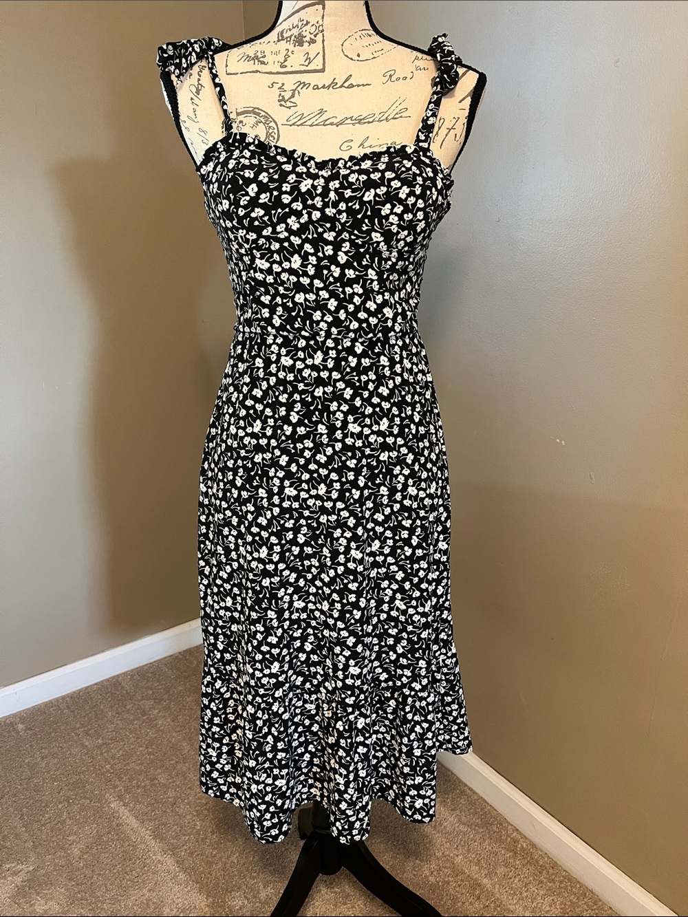 Lily Rose Black & Cream Floral Midi Dress with Tie Straps - like new, flawless!